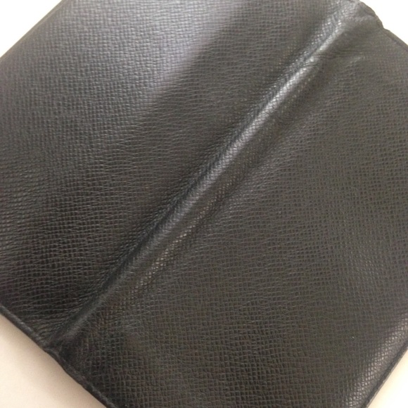 Louis Vuitton, Black Taiga Leather Zip Long Wallet - Picture 11 of 11